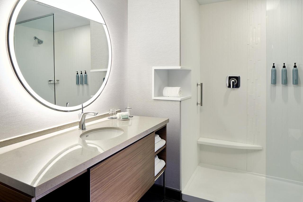 Courtyard Montreal Midtown 호텔 외부 사진