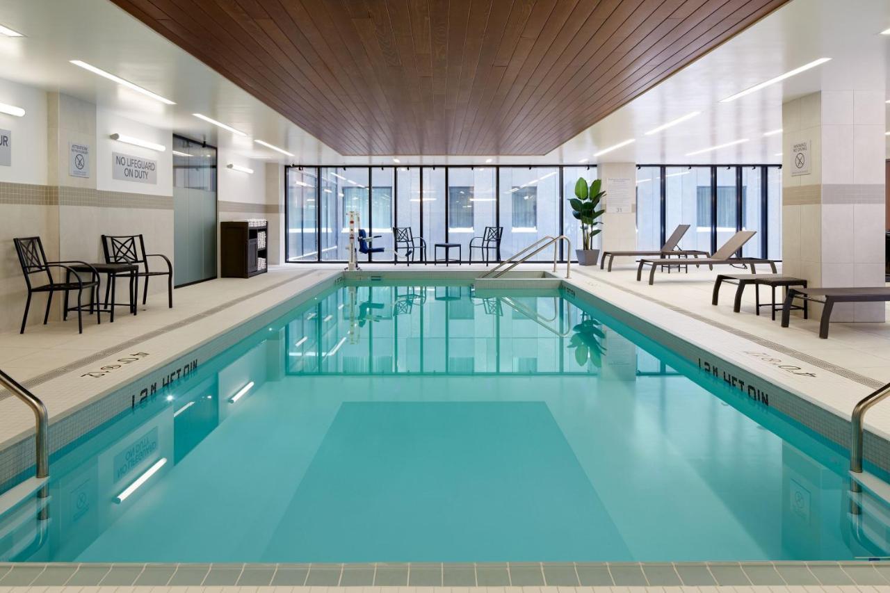 Courtyard Montreal Midtown 호텔 외부 사진